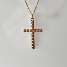 Carica l'immagine nel visualizzatore di Gallery, Antique 9ct Rolled Gold Faceted Cross Pendant. Victorian/Edwardian Diamond Cut Yellow Gold Cross & Anchor Chain