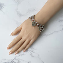 Carica l'immagine nel visualizzatore di Gallery, Vintage Sterling Silver Wide Gate Bracelet With Heart Padlock Clasp. Victorian Style 7-Bar Gate English Sweetheart Bracelet, London 1978