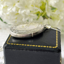 Carica l'immagine nel visualizzatore di Gallery, Vintage Sterling Silver Engraved Oval Locket Pendant Necklace. Flower Garland Locket & Chain. Medium Size 2-Photo Locket Necklace, Germany
