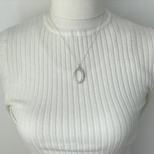 Carica l'immagine nel visualizzatore di Gallery, Vintage Sterling Silver Engraved Oval Locket Pendant Necklace. Flower Garland Locket & Chain. Medium Size 2-Photo Locket Necklace, Germany
