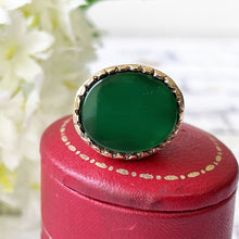 Carica l'immagine nel visualizzatore di Gallery, Vintage 9ct Gold & Chrysoprase Victorian Revival Pendant. Scottish Green Chalcedony Fob Seal Pendant. Gold Charm Pendant, 1962 Hallmarks