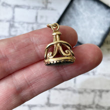 Carica l'immagine nel visualizzatore di Gallery, Vintage 9ct Gold & Chrysoprase Victorian Revival Pendant. Scottish Green Chalcedony Fob Seal Pendant. Gold Charm Pendant, 1962 Hallmarks