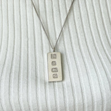 Charger l'image dans la galerie, Vintage Sterling Silver Large Ingot Pendant Necklace. 1970's Retro Oversized British Hallmark 1 Ounce Bar Ingot With & 24" Chain (TW 39.3g)