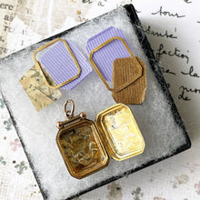 Carica l'immagine nel visualizzatore di Gallery, Victorian 9ct Gold Rectangular Locket. Antique 2-Sided Aesthetic Engraved Forget-Me-Not & Ivy Photo Locket. Victorian Yellow Gold Locket