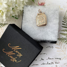 Carica l'immagine nel visualizzatore di Gallery, Victorian 9ct Gold Rectangular Locket. Antique 2-Sided Aesthetic Engraved Forget-Me-Not & Ivy Photo Locket. Victorian Yellow Gold Locket