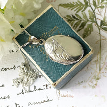 Carica l'immagine nel visualizzatore di Gallery, Vintage English Sterling Silver Oval Locket Pendant & Chain. Small Floral Oval Locket Necklace. 1970s Antique Style Photo Locket.