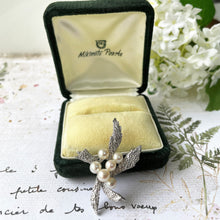 Carica l'immagine nel visualizzatore di Gallery, Vintage Mikimoto Pearl Cluster Starfish Brooch, Original Box. Sterling Silver Akoya Cultured Pearl Brooch. Modernist Saltwater Pearl Jewelry