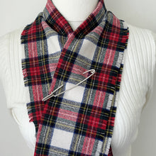 Carica l'immagine nel visualizzatore di Gallery, Vintage Scottish Silver Bayonet Style Kilt Pin, Edinburgh Hallmarks. Large Heavy Duty Traditional Highland Dress Kilt Pin. Tartan/Plaid Pin