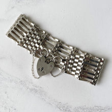 Carica l'immagine nel visualizzatore di Gallery, Vintage Sterling Silver Wide Gate Bracelet With Heart Padlock Clasp. Victorian Style 7-Bar Gate English Sweetheart Bracelet, London 1978