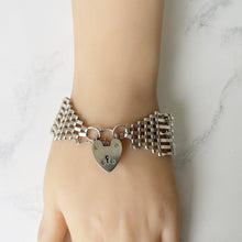 Carica l'immagine nel visualizzatore di Gallery, Vintage Sterling Silver Wide Gate Bracelet With Heart Padlock Clasp. Victorian Style 7-Bar Gate English Sweetheart Bracelet, London 1978