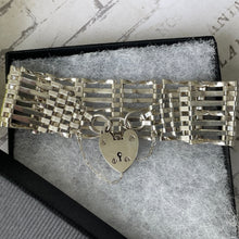Carica l'immagine nel visualizzatore di Gallery, Vintage Sterling Silver Wide Gate Bracelet With Heart Padlock Clasp. Victorian Style 7-Bar Gate English Sweetheart Bracelet, London 1978