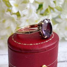 Cargar imagen en el visor de la galería, Art Deco 9ct Gold Alexandrite Ring. Vintage 5 Carat Synthetic Alexandrite Solitaire Ring. 1930s Colour Change Sapphire Cocktail Ring