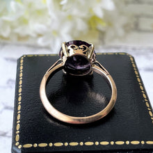 Cargar imagen en el visor de la galería, Art Deco 9ct Gold Alexandrite Ring. Vintage 5 Carat Synthetic Alexandrite Solitaire Ring. 1930s Colour Change Sapphire Cocktail Ring