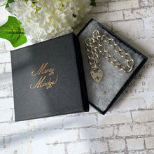 Carica l'immagine nel visualizzatore di Gallery, Vintage Heavy Sterling Silver Heart Padlock Bracelet. Chunky Victorian Style Curb Chain Bracelet. Unisex English Bracelet, Hallmarked 1979