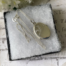 Cargar imagen en el visor de la galería, Vintage English Engraved Silver Locket Pendant & Chain. Small Oval Floral Engraved Locket Necklace. Antique Style Petite Photo Locket