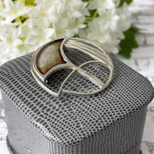 Carica l'immagine nel visualizzatore di Gallery, Vintage Scottish Silver Art Nouveau Brooch, Pat Cheney/Ditchfield Glass. Round Stylised Lily Flower Sterling Silver & Enamel Brooch