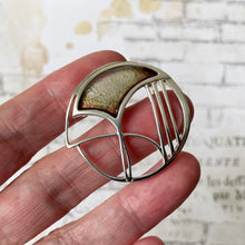 Carica l'immagine nel visualizzatore di Gallery, Vintage Scottish Silver Art Nouveau Brooch, Pat Cheney/Ditchfield Glass. Round Stylised Lily Flower Sterling Silver & Enamel Brooch