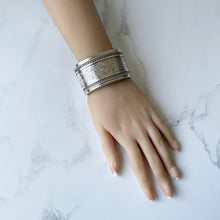 Lade das Bild in den Galerie-Viewer, Victorian Aesthetic 1881 Sterling Silver Bangle In Antique Fitted Box. Antique Swallow Floral Engraved Wide Cuff Silver Bangle Bracelet