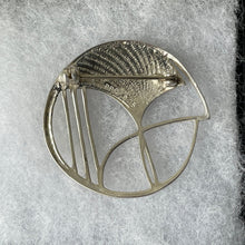 Carica l'immagine nel visualizzatore di Gallery, Vintage Scottish Silver Art Nouveau Brooch, Pat Cheney/Ditchfield Glass. Round Stylised Lily Flower Sterling Silver & Enamel Brooch