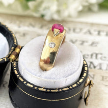 Lade das Bild in den Galerie-Viewer, Vintage 14ct Gold Hot Pink Sapphire & Diamond Gypsy Ring. Yellow Gold 3-Stone Trilogy "Eye" Ring. Anniversary/Wedding Band Size M-1/2/6.5