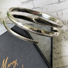 Lade das Bild in den Galerie-Viewer, Art Deco Egyptian Revival Engraved Silver & Enamel Snake Bangle. 1930s 3-Coil Snake Forearm Bangle Bracelet. Antique Love Token Jewellery