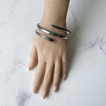 Lade das Bild in den Galerie-Viewer, Art Deco Egyptian Revival Engraved Silver & Enamel Snake Bangle. 1930s 3-Coil Snake Forearm Bangle Bracelet. Antique Love Token Jewellery