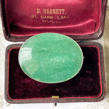 Lade das Bild in den Galerie-Viewer, Large Antique Natural Jadeite Jade Silver Brooch. Edwardian Emerald Green Jade Cabochon Statement Brooch. Sterling Silver Gemset Oval Brooch