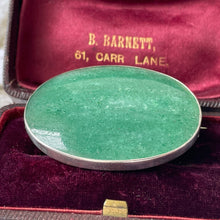 Lade das Bild in den Galerie-Viewer, Large Antique Natural Jadeite Jade Silver Brooch. Edwardian Emerald Green Jade Cabochon Statement Brooch. Sterling Silver Gemset Oval Brooch