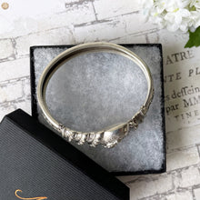 Lade das Bild in den Galerie-Viewer, Victorian Etruscan Revival Silver Snake Bangle. Antique Wraparound Cuff Bracelet. British Design Registered Love Token Bangle Bracelet