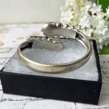 Lade das Bild in den Galerie-Viewer, Victorian Etruscan Revival Silver Snake Bangle. Antique Wraparound Cuff Bracelet. British Design Registered Love Token Bangle Bracelet
