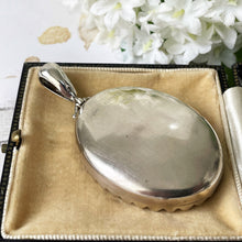 Lade das Bild in den Galerie-Viewer, Victorian Baroque Guiding Star Sterling Silver Locket. Large Antique Studded Star English Silver Locket, T & Co 1886. Bookchain Locket.