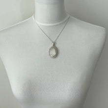 画像をギャラリービューアに読み込む, Vintage Edwardian Style Sterling Silver Oval Locket & Curb Chain. Repousse Engraved English Silver Photo/Keepsake Locket Pendant Necklace