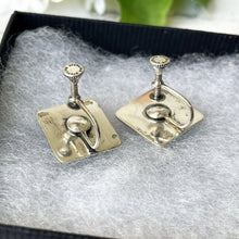 画像をギャラリービューアに読み込む, Vintage Zuni Silver Petit Point Turquoise Cluster Earrings. Arts & Crafts Sterling Silver Screw Back Earrings. Native American Jewellery