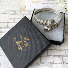 Lade das Bild in den Galerie-Viewer, Victorian Etruscan Revival Silver Snake Bangle. Antique Wraparound Cuff Bracelet. British Design Registered Love Token Bangle Bracelet