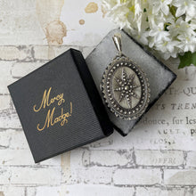 Lade das Bild in den Galerie-Viewer, Victorian Baroque Guiding Star Sterling Silver Locket. Large Antique Studded Star English Silver Locket, T & Co 1886. Bookchain Locket.