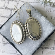 画像をギャラリービューアに読み込む, Vintage Edwardian Style Sterling Silver Oval Locket & Curb Chain. Repousse Engraved English Silver Photo/Keepsake Locket Pendant Necklace