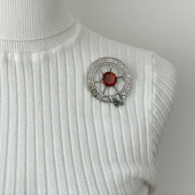 Cargar imagen en el visor de la galería, Victorian Scottish Silver Belted Garter Citrine Brooch. Aesthetic Engraved Cartwheel Brooch. Antique Scottish Cairngorm Plaid/Tartan Brooch