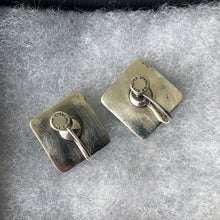 画像をギャラリービューアに読み込む, Vintage Zuni Silver Petit Point Turquoise Cluster Earrings. Arts & Crafts Sterling Silver Screw Back Earrings. Native American Jewellery