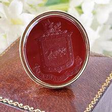 Carica l'immagine nel visualizzatore di Gallery, Antique 18ct Gold Carnelian Fob Seal Pendant with Coat of Arms. Georgian/Victorian Boar & Wolf "Suo Marte" Large Wax Seal Necklace Pendant