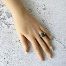 Charger l'image dans la galerie, Vintage Sterling Silver & Turquoise Native American Ring. Heart Motif Turquoise Gemstone Cabochon Ring. Boho Silver Ring, UK/K, US/5-1/4