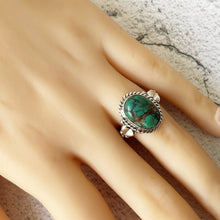 Charger l'image dans la galerie, Vintage Sterling Silver & Turquoise Native American Ring. Heart Motif Turquoise Gemstone Cabochon Ring. Boho Silver Ring, UK/K, US/5-1/4