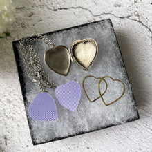 Lade das Bild in den Galerie-Viewer, Vintage Sterling Silver Engraved Heart Locket Necklace. Large Love Heart Locket & Chain. Edwardian Style Floral Engraved Sweetheart Locket