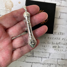 Lade das Bild in den Galerie-Viewer, Vintage Art Nouveau Sterling Silver Etui Pendant Necklace. Victorian Style Needle Case Chatelaine Pendant. Keepsake Memorial Stash Pendant