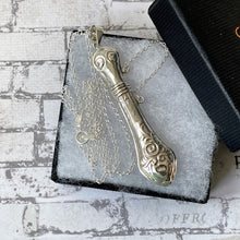 Lade das Bild in den Galerie-Viewer, Vintage Art Nouveau Sterling Silver Etui Pendant Necklace. Victorian Style Needle Case Chatelaine Pendant. Keepsake Memorial Stash Pendant