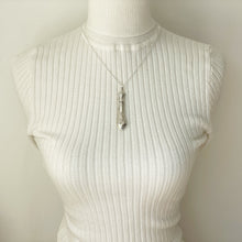 Lade das Bild in den Galerie-Viewer, Vintage Art Nouveau Sterling Silver Etui Pendant Necklace. Victorian Style Needle Case Chatelaine Pendant. Keepsake Memorial Stash Pendant