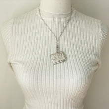 Cargar imagen en el visor de la galería, Victorian Silver Vesta Case Fob Pendant, Chester 1899. Sterling Silver Chatelaine Accessory. Antique Silver Keepsake Memento Stash Pendant