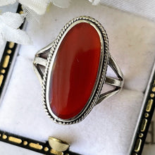 Cargar imagen en el visor de la galería, Vintage Scottish Carnelian Sterling Silver Ring. Large Oval Natural Carnelian Statement Ring. Art Deco Style Cocktail Ring Size Q / 8-1/4