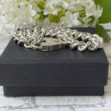 Carica l'immagine nel visualizzatore di Gallery, Vintage 1964 Sterling Silver Heart Padlock Curb Bracelet