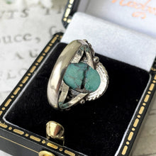 Charger l'image dans la galerie, Vintage Sterling Silver & Turquoise Native American Ring. Heart Motif Turquoise Gemstone Cabochon Ring. Boho Silver Ring, UK/K, US/5-1/4