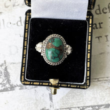 Charger l'image dans la galerie, Vintage Sterling Silver & Turquoise Native American Ring. Heart Motif Turquoise Gemstone Cabochon Ring. Boho Silver Ring, UK/K, US/5-1/4
